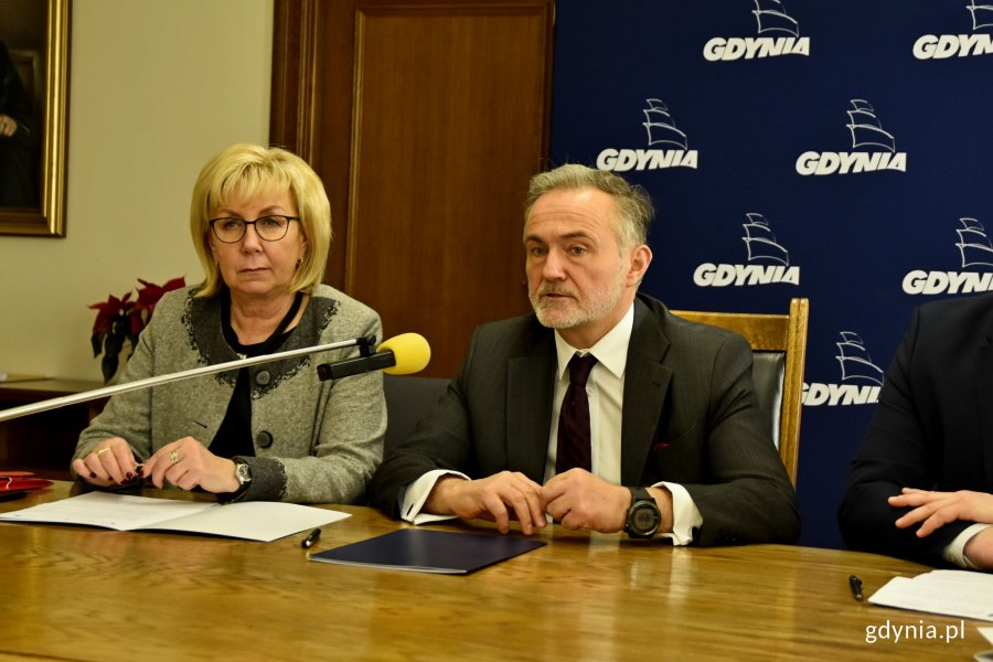 Gdynia podejmuje walkę z cukrzycą. Od lewej: Gabriela Lisius, starosta powiatu wejherowskiego, Wojciech Szczurek, prezydent Gdyni // fot. Paweł Kukla