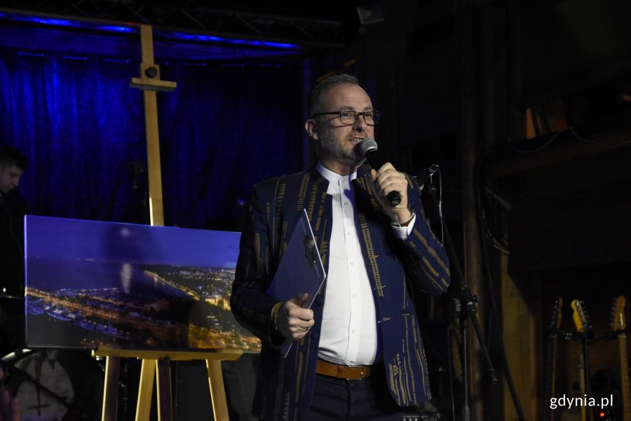 Licytację prowadził wiceprezydent Michał Guć // fot. Magdalena Czernek