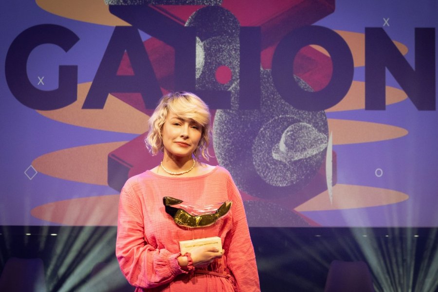 Aleksandra Godlewska, laureatka w kategorii kreacja artystyczna ze statuetką Galionu Gdyńskiego