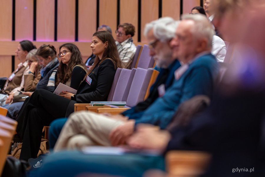 Uczestnicy konferencji naukowej „Modernizm w Europie – modernizm w Gdyni” – dzień pierwszy, piątek, 18 września (fot. Kamil Złoch)