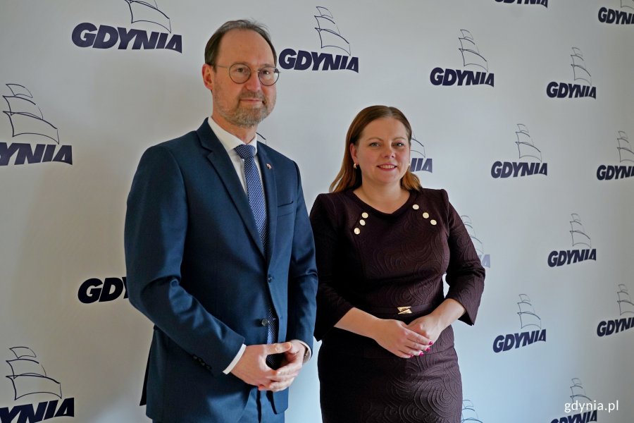 Břetislav Danč&aacute;k &ndash; ambasador nadzwyczajny i pełnomocny Republiki Czeskiej w Polsce i prezydent Gdyni Aleksandra Kosiorek podczas spotkania w Urzędzie Miasta Gdyni 