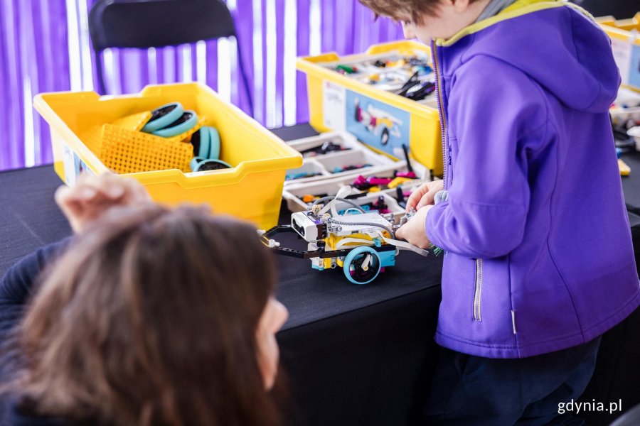 Stoisko Centrum Nauki Experyment w Kids Zone 