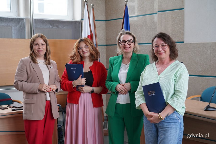 Na zdjęciu od lewej: wiceprezydentka Gdyni Oktawia Gorzeńska (przewodnicząca rady w I kadencji), koordynatorka ds. Praw Człowieka Marta Otrębska i Agnieszka Tokarska &ndash; wiceprzewodnicząca rady w I kadencji oraz członkini Gdyńskiej Rady Kobiet II kadencji Kinga Fromlewicz (fot. Karolina Szypelt)