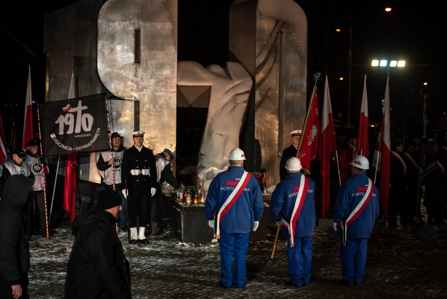 Obchody przy pomniku Ofiar Grudnia '70 w Gdyni, fot. Dawid Linkowski