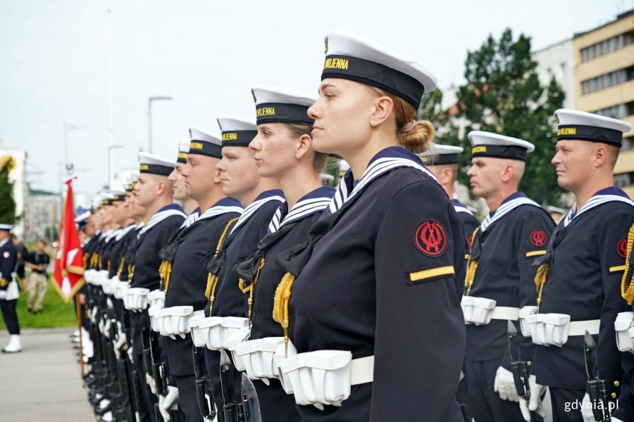 Kompania Reprezentacyjna Marynarki Wojennej podczas uroczystości z okazji 82. rocznicy wybuchu powstania warszawskiego (fot. Magdalena Czernek)