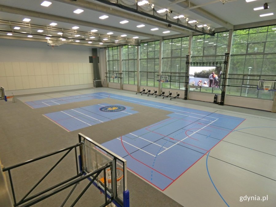 Hala sportowa w nowym Centrum Sportu i Rekreacji Uniwersytetu Morskiego