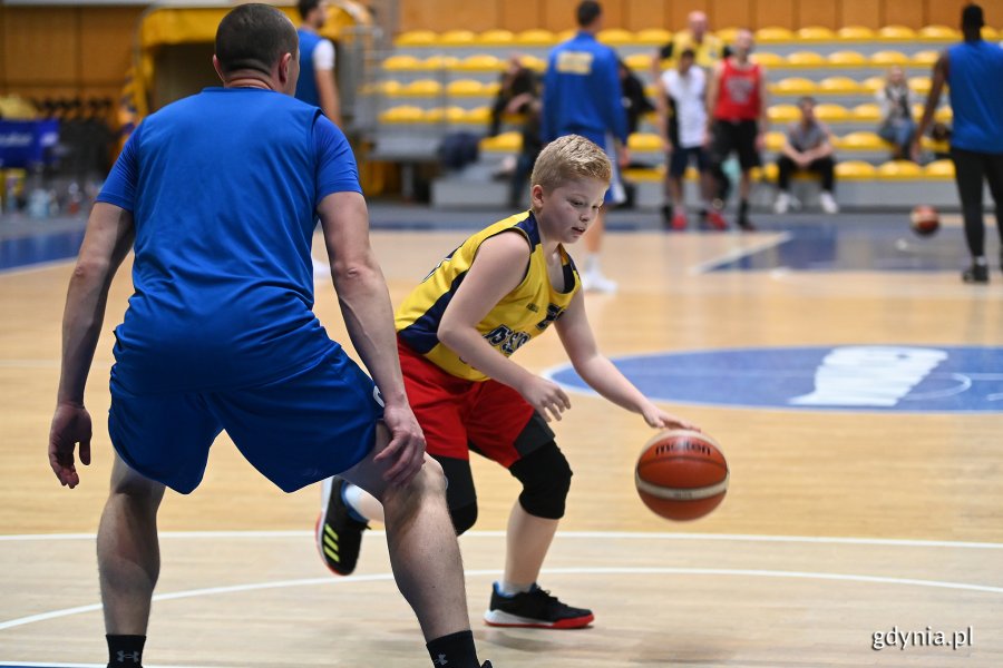 Odważni wygrywają - trening koszykówki // fot. Michał Puszczewicz