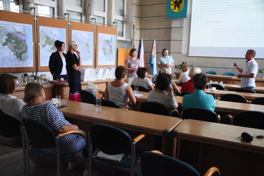 Grupa z Kaliningradu w sali obrad Rady Miasta, fot. Sławomir Okoń