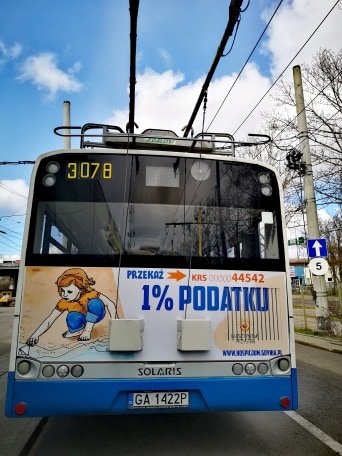 Trolejbusy przypominają o 1% dla gdyńskich organizacji // fot. Danuta Kantrzonka