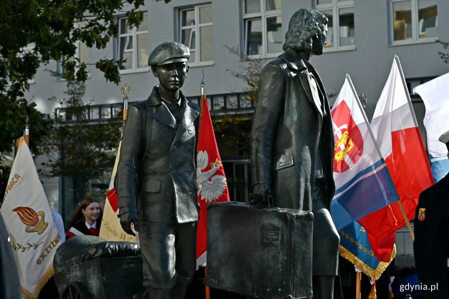 Pomnik Gdynian Wysiedlonych przy kt&oacute;rym odbyły się gł&oacute;wne uroczystości z okazji 87. rocznicy pierwszych wysiedleń Gdynian