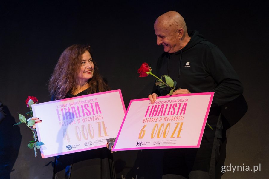 Finaliści na scenie 