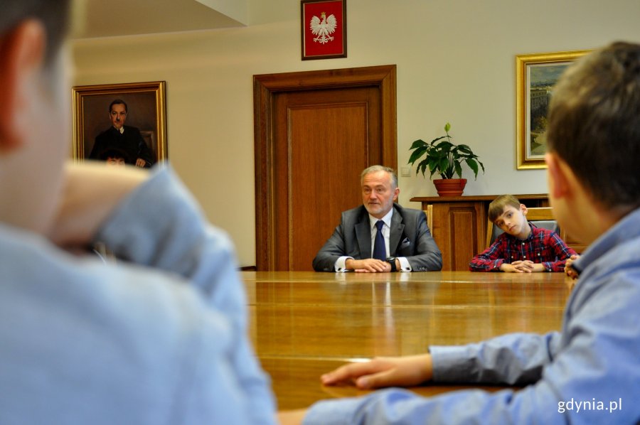 Prezydent Prezydent opowiadał dzieciom o swojej pracy // fot. Marcin Mielewski