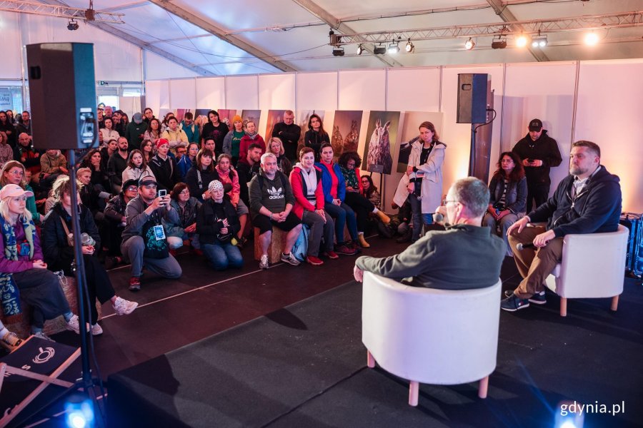 Andrzej Poczobut &ndash; dziennikarz i działacz Związku Polak&oacute;w na Białorusi i Tadeusz Szemiot &ndash; przewodniczący Rady Miasta Gdyni oraz uczestnicy debaty &bdquo;Wolność to najjaśniejsza z gwiazd&rdquo;, kt&oacute;ra odbyła się w strefie NGO na Open'er Festivalu