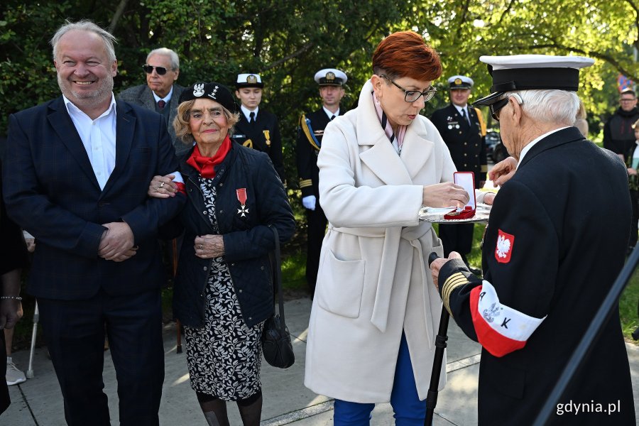  Dzień Polskiego Państwa Podziemnego – uroczystości z okazji 86. rocznicy jego utworzenia pod Pomnikiem Armii Krajowej w Gdyni (fot. Michał Puszczewicz)