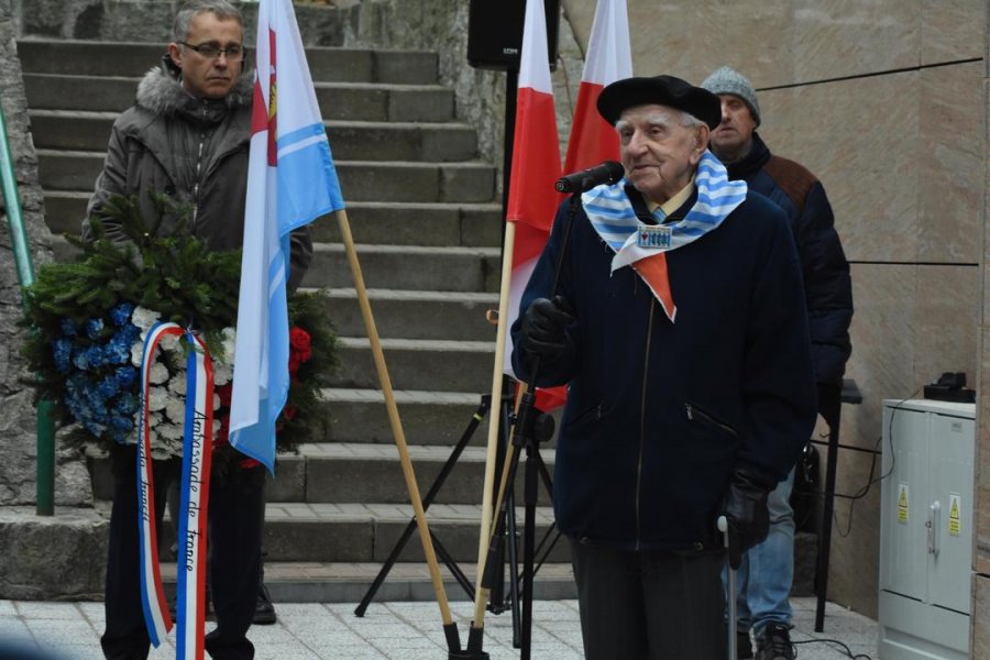 Odsłonięcie tablicy Pamięci Ofiar Stutthof na cmentarzu witomińskim // fot. Lechosław Dzierżak