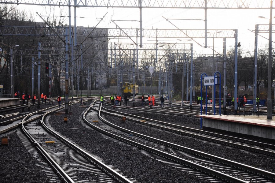 Prace na torach stacji Gdynia Główna w rejonie awarii, fot. Michał Kowalski