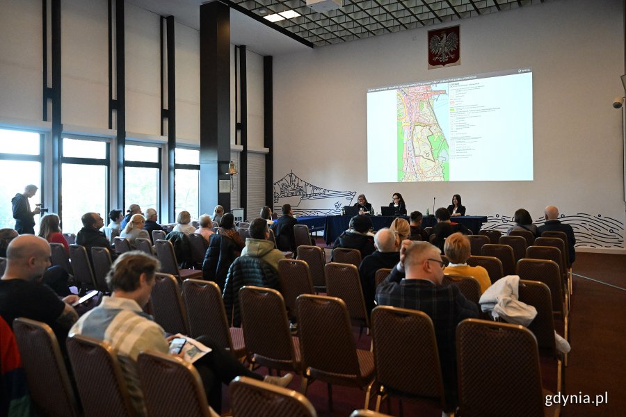 Spotkanie z mieszkańcami w Morskim Instytucie Rybackim (fot. Michał Puszczewicz)