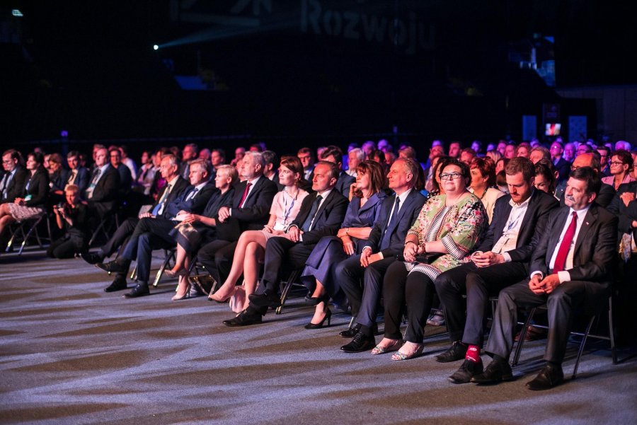 Nagrody gospodarcze wręczono podczas wieczornej Gali Forum Wizja Rozwoju w Gdynia Arenie, fot. Karol Stańczak
