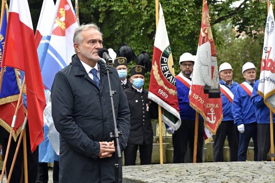 Podczas uroczystości przemawiał prezydent Gdyni Wojciech Szczurek // fot. Marcin Mielewski