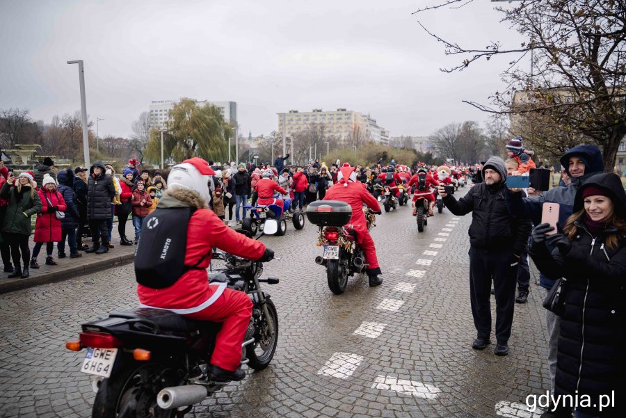 20. edycja parady „Mikołaje na motocyklach” - start w Gdyni, fot. Kamil Złoch