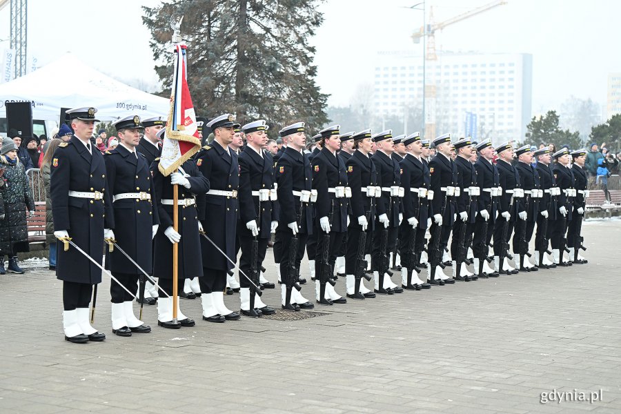 Kompania Reprezentacyjna Marynarki Wojennej RP podczas oficjalnych uroczystości z okazji 100. rocznicy nadania Gdyni praw miejskich 
