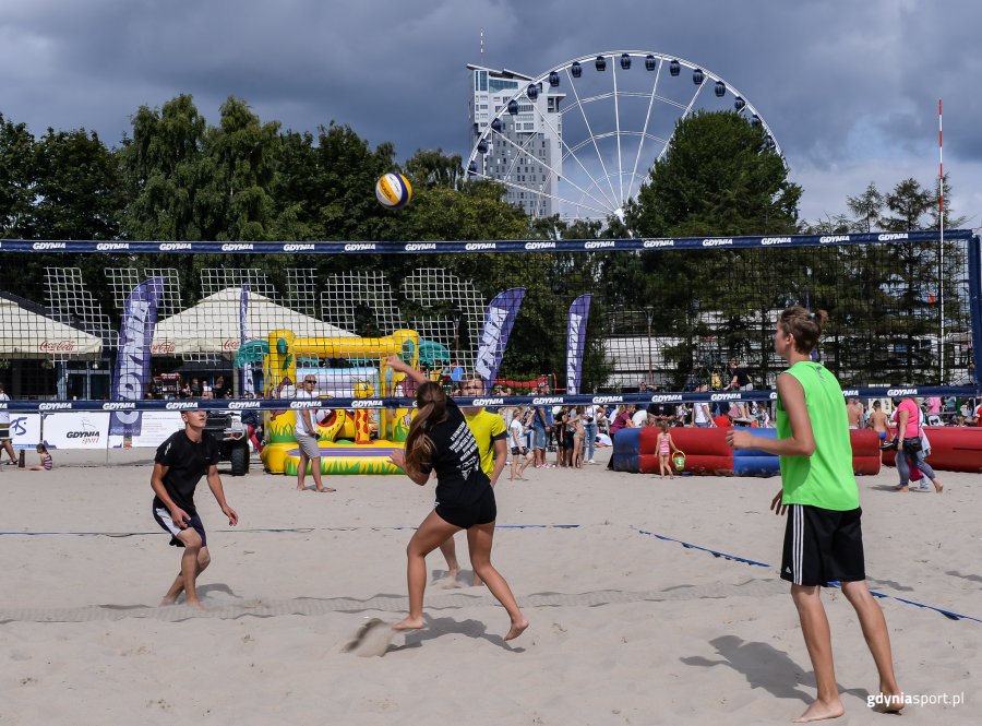 Festyn „Pożegnanie wakacji” na plaży miejskiej w Gdyni // fot. Dawid Linkowski