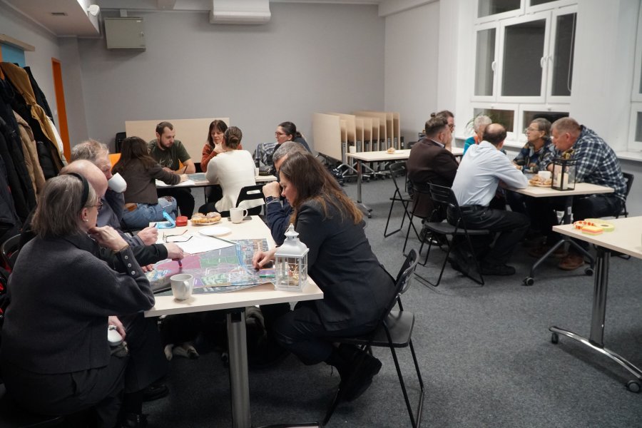 Uczestnicy spotkania konsultacyjnego dot. Parku Leśnego, fot. LIS