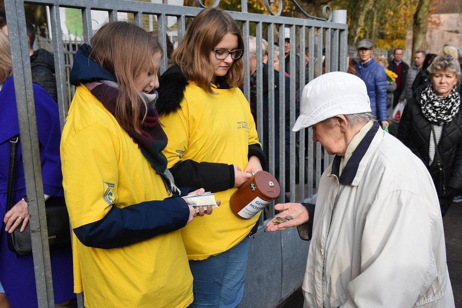 W Gdyni tradycyjnie odbywa się zbiórka pieniędzy na rzecz Hospicjum imienia św. Wawrzyńca, fot. M. Puszczewicz