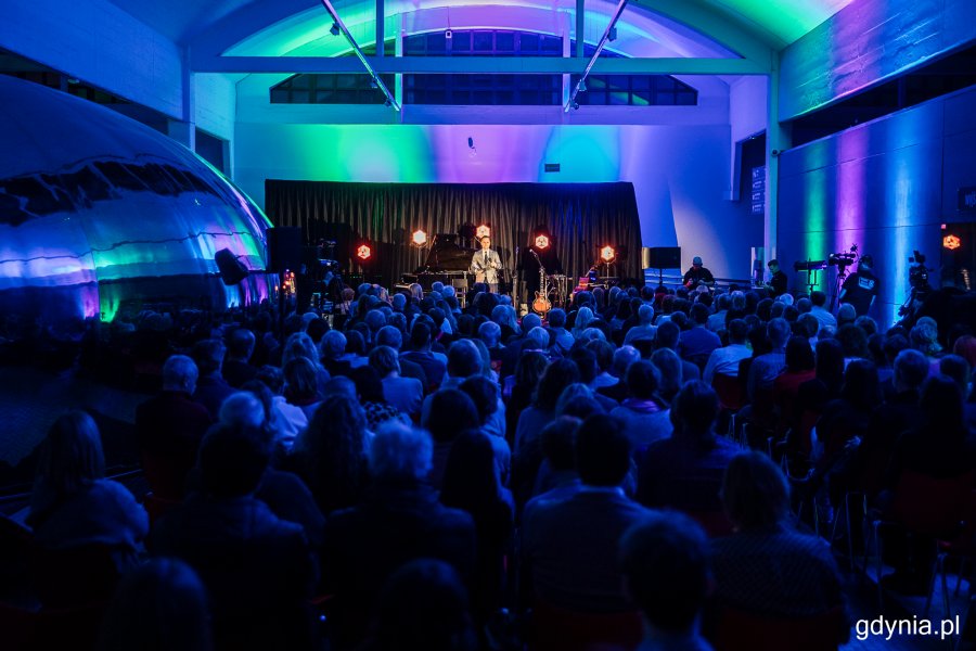 kadr z koncertu w muzeum