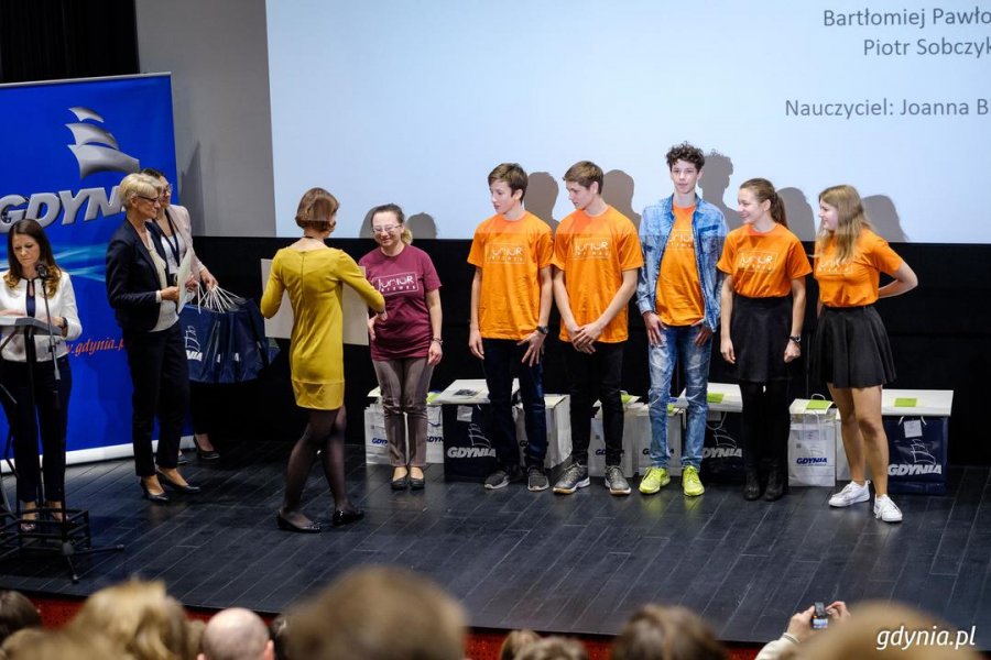 Finaliści konkursu „Junior Biznes” odebrali nagrody i wyróżnienia podczas Gali Finałowej w Gdyńskim Centrum Filmowym, fot. Dawid Linkowski