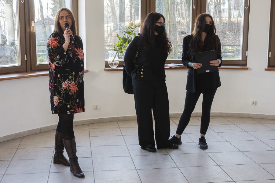 Na zdj. (od lewej): Ewa Manuszewska z ZSP, Beata i Marcelina Cedrzyńskie, fot. Jacek Paluchowski