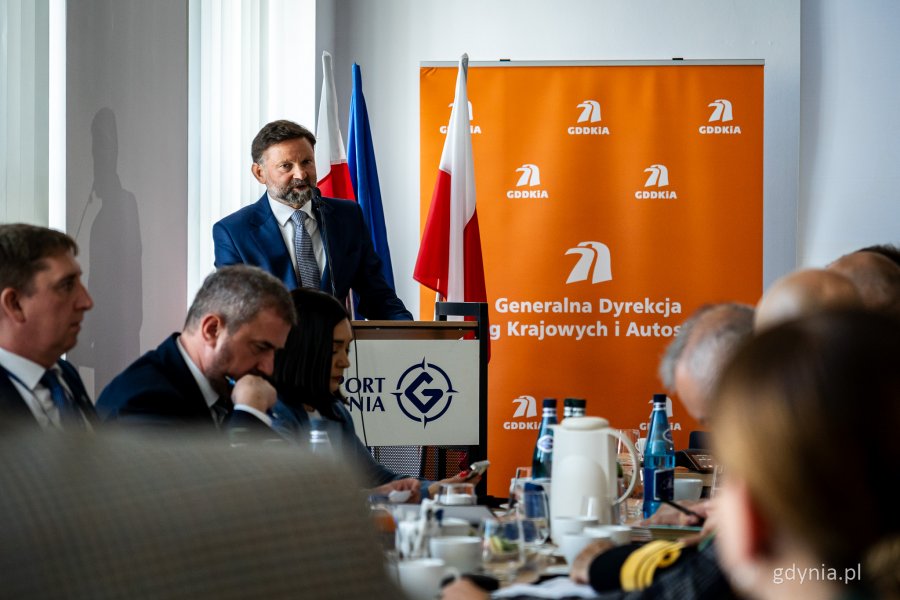 Posiedzenie sejmowej Komisji Infrastruktury w Porcie Gdynia –  prezes Portu Gdynia Piotr Gorzeński (fot. Kamil Złoch)
