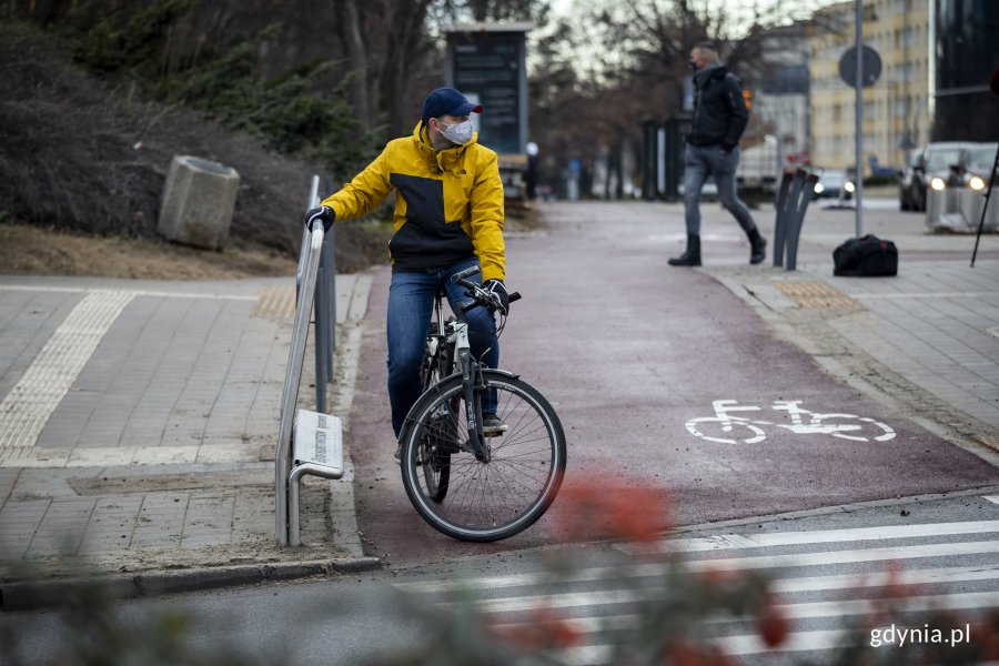 Nowe podpórki dla rowerzystów // fot. gdynia.pl