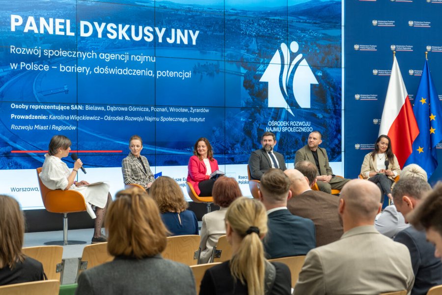 Paneliści konferencji o Społecznych Agencjach Najmu