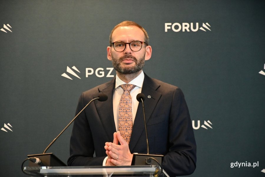 Regionalne Forum Przemysłu Zbrojeniowego w Gdyni. Przemawia Jan Grabowski, wiceprezes PGZ. (fot. Łukasz Kamasz)