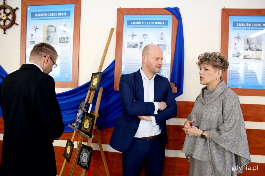 Rozmowa wiceprezydenta Gdyni Bartosza Bartoszewicza z dyrektor I Akademickiego Liceum Lidią Łączyńską.
