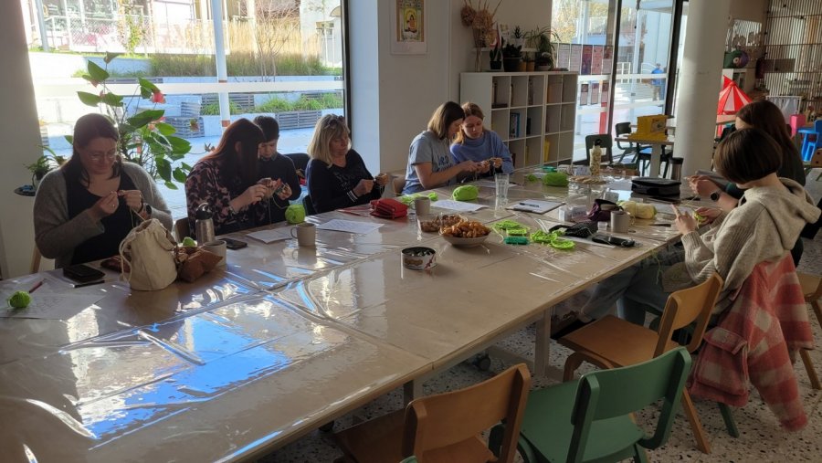 Szydełkowy tort powstał w Przystaniach (fot. archiwum LIS)