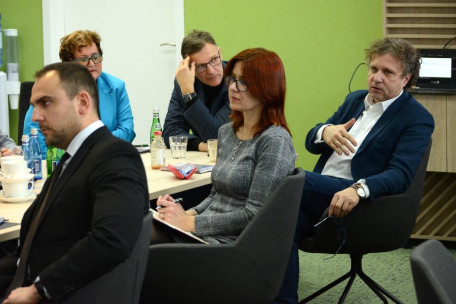 W spotkaniu z ministrem sportu i turystyki wzięli udział m.in. poseł Jacek Karnowski (pierwszy z prawej) i Hanna Pruchniewska - burmistrz Pucka (pierwsza z lewej)