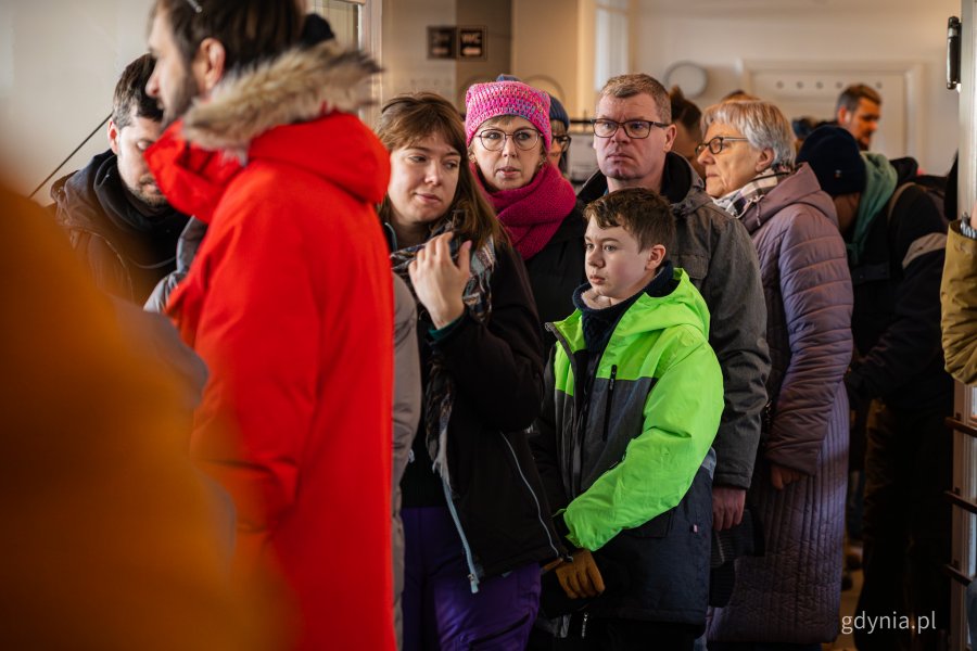 Gra miejska oparta na spektaklu &bdquo;Majka z Kajtkiem jadą trajtkiem&rdquo; (fot. Kamil Złoch)