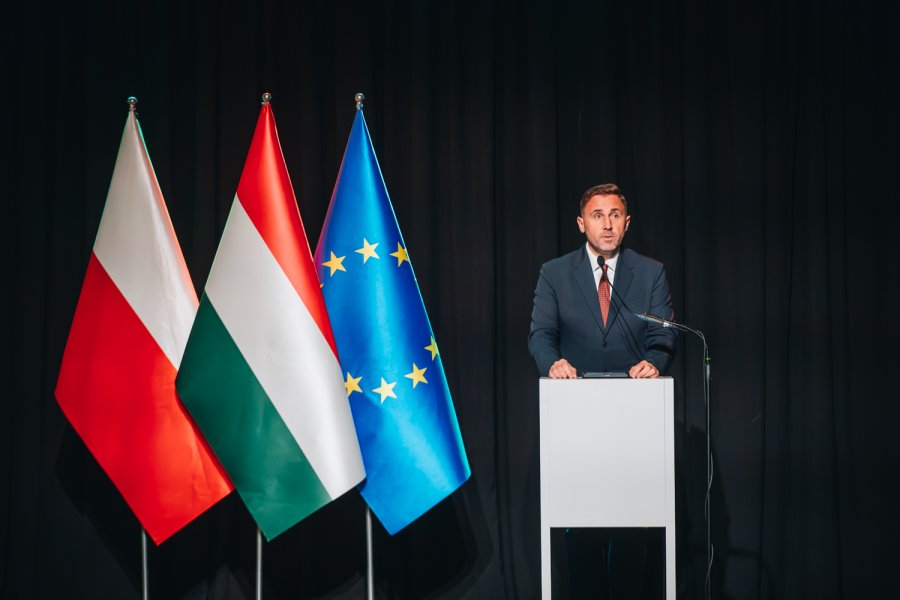 Piotr Borawski, zastępca prezydent Gdańska, podczas spotkania w Europejskim Centrum Solidarności z okazji 70. rocznicy wybuchu powstania węgierskiego 