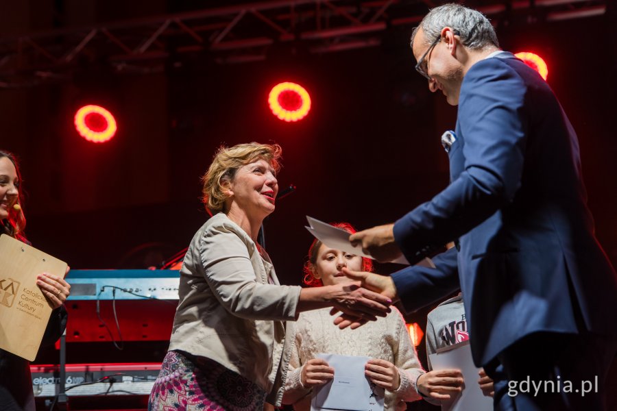 Gala finałowa X edycji Przeglądu Teatrów Amatorskich „Kurtyna” w gdyńskim Małym Kacku (fot. Paweł Budziński)