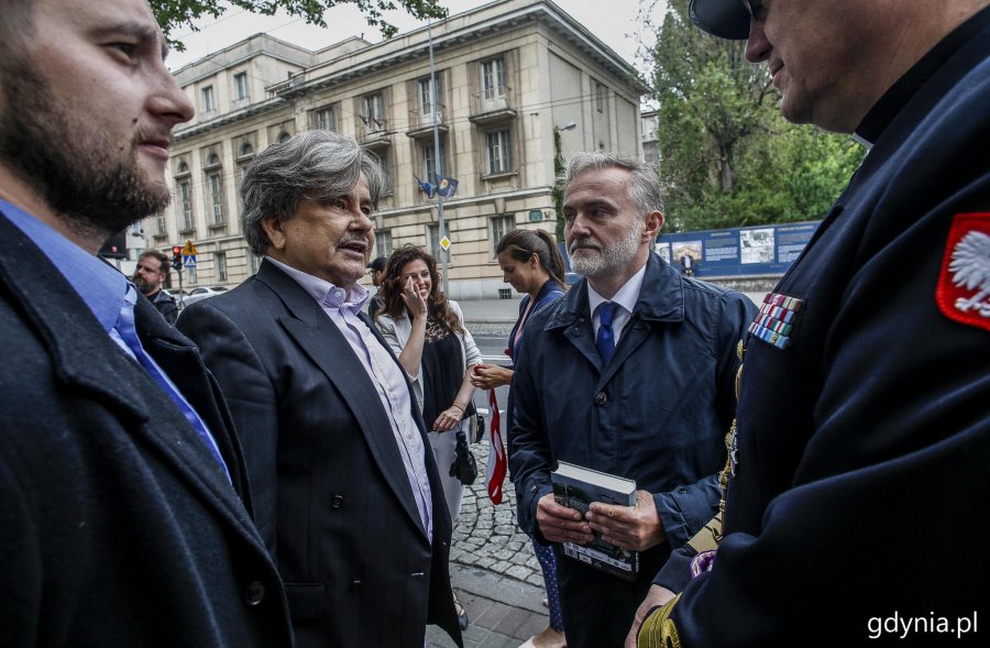 Odsłonięcie tablicy poświęconej oficerom polskiej Marynarki Wojennej 