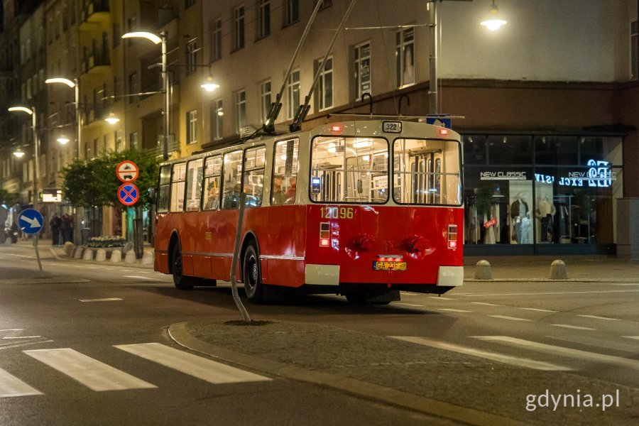 Zabytkowy trolejbus na ul. Świętojańskiej (fot. Paweł Budziński)