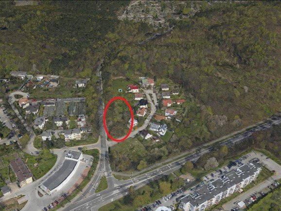 Nieruchomość przy ul. Bursztynowej 1A // fot. investgdynia.pl