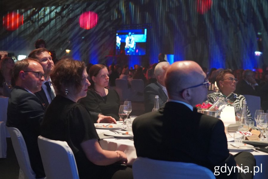 Na zdjęciu m.in.: wicemarszałek województwa pomorskiego Marcin Skierawski, wiceprezydent Gdańska Piotr Borawski,  prezydent Gdyni Aleksandra Kosiorek (fot. Magdalena Starnawska)