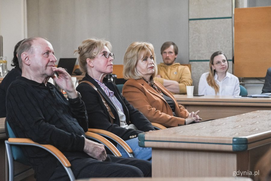 Wręczenie nagród w konkursie na najlepszy szyld w Gdyni (fot. Kamil Złoch)