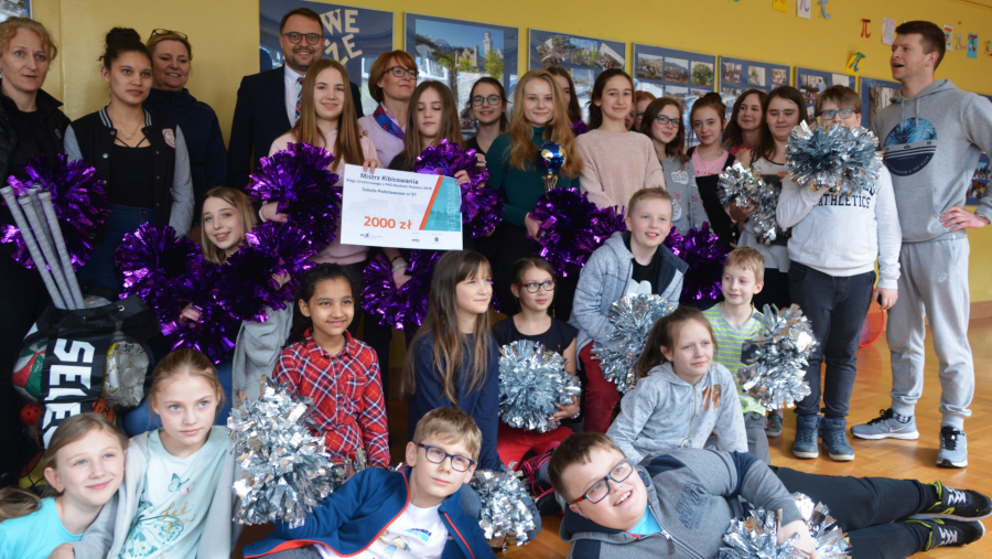 Dyrektor Gdyńskiego Centrum Sportu Marek Łucyk podczas spotkania w Szkole Podstawowej nr 51