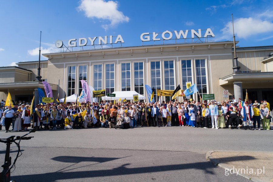 Kaszubi przyjeżdżali z całego regionu m.in. pociągami Transcassubia z Helu oraz Chojnic (fot. Paweł Budziński)