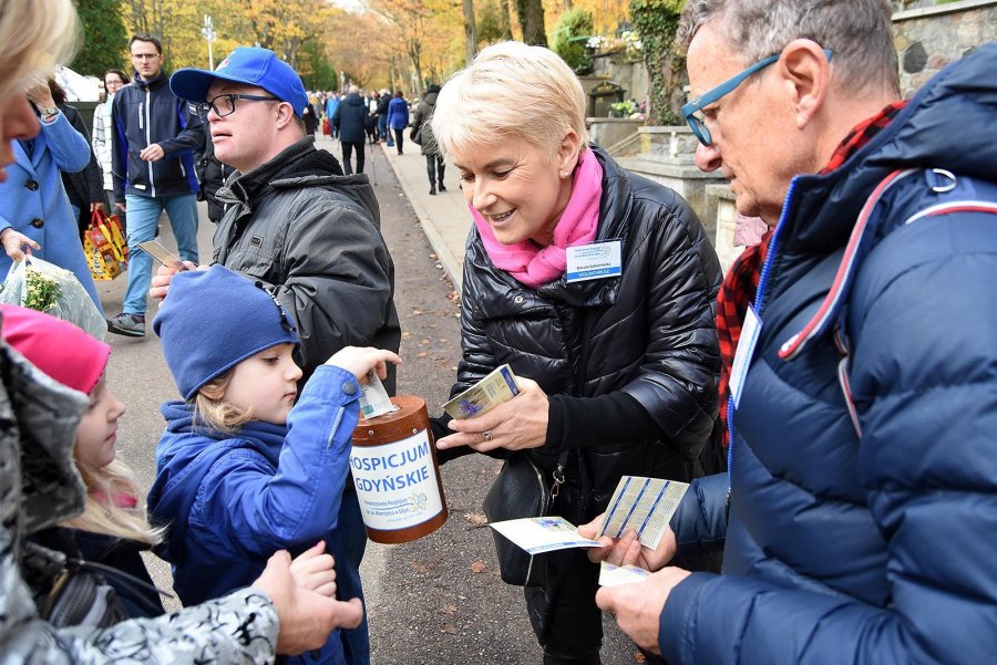 W Gdyni tradycyjnie odbywa się zbiórka pieniędzy na rzecz Hospicjum imienia św. Wawrzyńca, fot. M. Puszczewicz