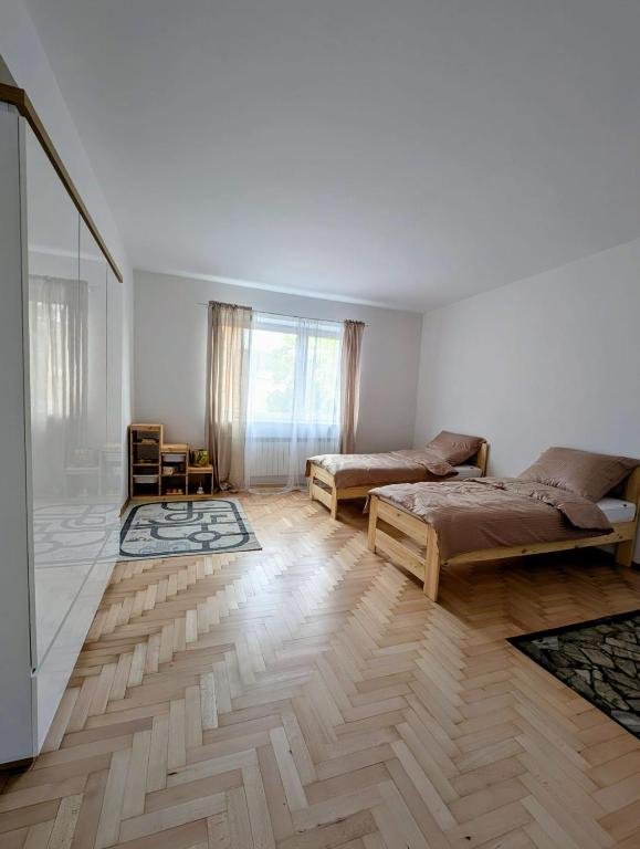 Mieszkanie GdyniaPiotrkowska, widok na jedną z sypialni